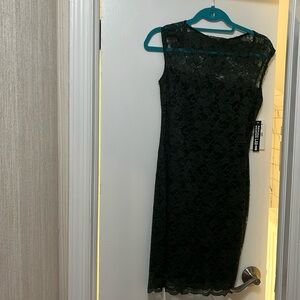 Womens Dark green sleeveless lace dress